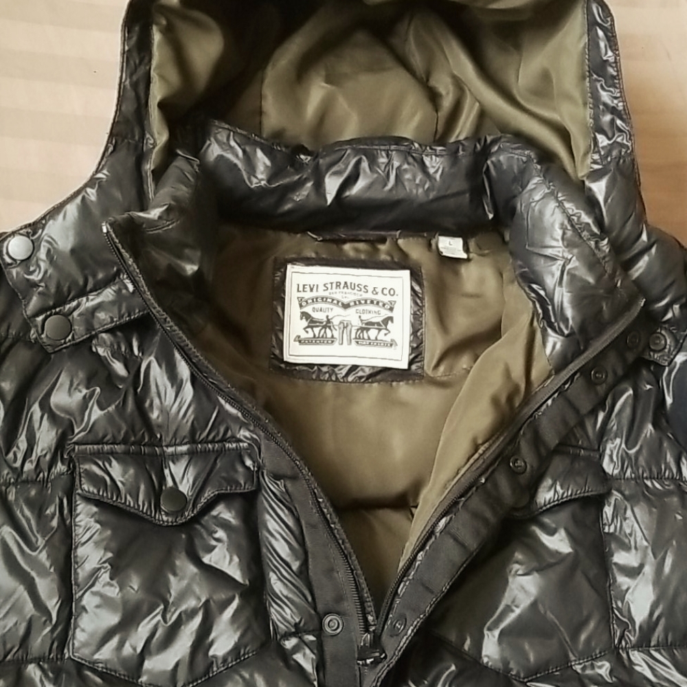 Levi's puffer jacket - Picture 3 of 3